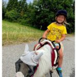 Gut behütet bei der Reittherapie